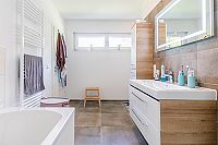 Hausbauerfahrung Stadtvilla Familie Krempges - Badgestaltung im Obergeschoss - Bad mit zwei Zugängen