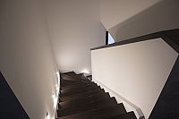 Haus herstellen mit Streif - Blickfank Massivholztreppe mit Steplights