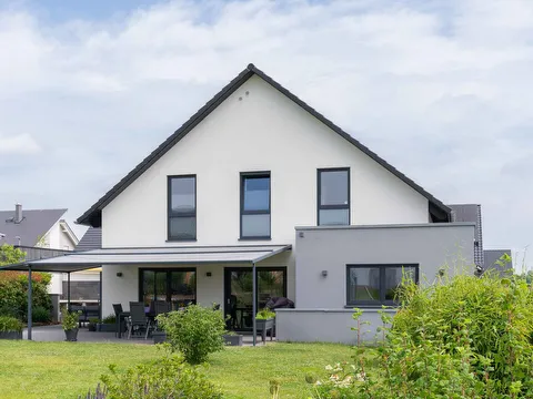 Einfamilienhaus der Familie Steffgen - Gartenansicht