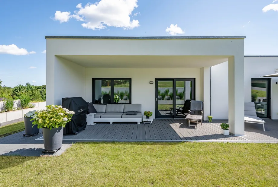Stadtvilla Bauhausstil mit Garage - überdachte Terrasse