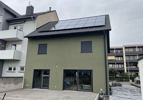Anbau an bestehendes Haus für die Grenzbebauung fertiges Haus