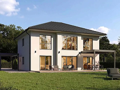 Fertighaus Stadtvilla mit Walmdach, Balkon und Gartenansicht