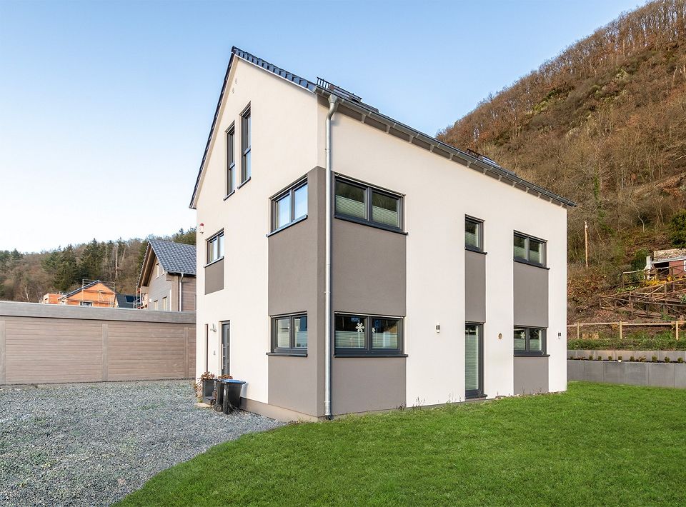 Hausbau mit STREIF in Luxemburg Vianden - modernes Einfamilienhaus